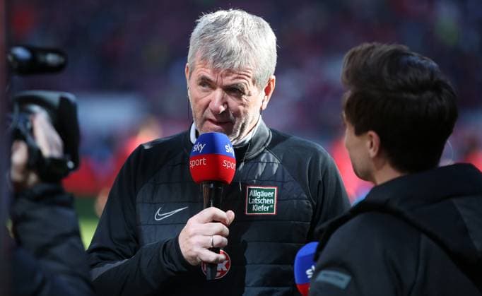 Friedhelm Funkel (Trainer FC Kaiserslautern) beim sky Interview 24.02.2024, Fußball, 2. Bundesliga, FC Kaiserslautern - Karlsruher SC, 23. Spieltag, Saison 2023 24, Fritz Walter Stadion, Kaiserslautern, Deutschland, zmdz, ** DFB & DFL regulations prohibit any use of photographs as image sequences and or quasi-video. ** FC Kaiserslautern - Karlsruher SC