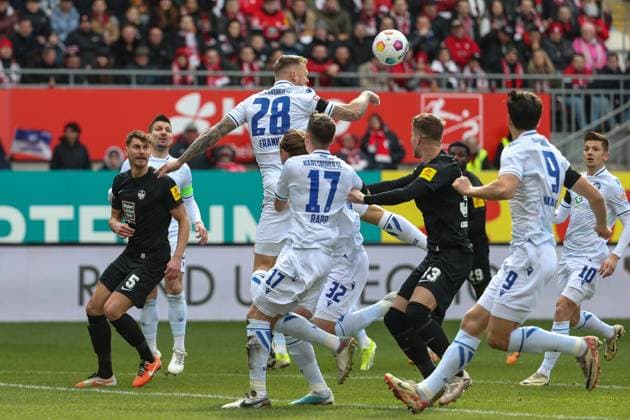 24.02.2024, xusrbx, Fussball 2.Bundesliga, 1.FC Kaiserslautern - Karlsruher SC emspor, v.l. Marcel Franke (Karlsruher SC , 28), Nicolai Rapp (Karlsruher SC , 17), +l13+Strafraum, Strafraumszene, (DFL DFB REGULATIONS PROHIBIT ANY USE OF PHOTOGRAPHS as IMAGE SEQUENCES and or QUASI-VIDEO) Kaiserslautern