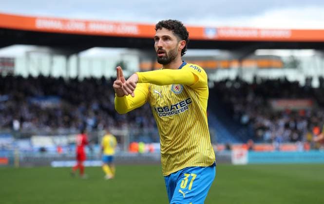 Sport Bilder des Tages Braunschweig vs.Berlin, 2. BL Braunschweig, 24.02.2024, FUßBALL - Eintracht Braunschweig vs. Hertha BSC Berlin, 2. BL, Saison 2023 24. Fabio Kaufmann (Eintracht Braunschweig) jubelt nach seinem Tor zum 1:0 Braunschweig