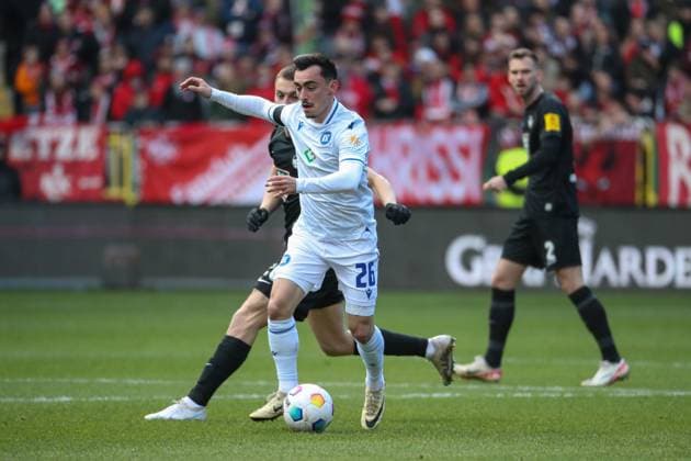 24.02.2024, xusrbx, Fussball 2.Bundesliga, 1.FC Kaiserslautern - Karlsruher SC emspor, v.l. Filip Kaloc (1. FC Kaiserslautern, 26), Paul Nebel (Karlsruher SC , 26), (DFL DFB REGULATIONS PROHIBIT ANY USE OF PHOTOGRAPHS as IMAGE SEQUENCES and or QUASI-VIDEO) Kaiserslautern