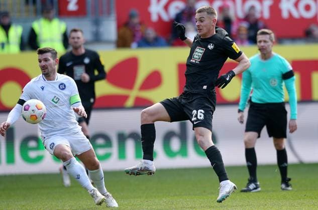 Filip Kaloc (26, FC Kaiserslautern) 24.02.2024, Fußball, 2. Bundesliga, FC Kaiserslautern - Karlsruher SC, 23. Spieltag, Saison 2023 24, Fritz Walter Stadion, Kaiserslautern, Deutschland, zmdz, ** DFB & DFL regulations prohibit any use of photographs as image sequences and or quasi-video. ** FC Kaiserslautern - Karlsruher SC