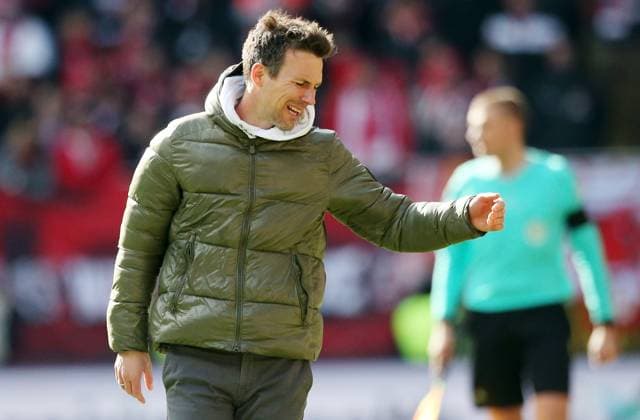 Christian Eichner (Trainer Karlsruher SC) 24.02.2024, Fußball, 2. Bundesliga, FC Kaiserslautern - Karlsruher SC, 23. Spieltag, Saison 2023 24, Fritz Walter Stadion, Kaiserslautern, Deutschland, zmdz, ** DFB & DFL regulations prohibit any use of photographs as image sequences and or quasi-video. ** FC Kaiserslautern - Karlsruher SC