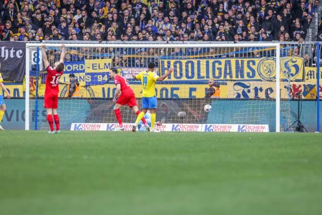 24.02.2024, Fussball, 2. Bundesliga, 23. Spieltag, Saison 2023 2024, Eintracht Braunschweig - Hertha BSC, Ibrahim Maza (Hertha BSC) erzielt das Tor zum 1 zu 1. Braunschweig Eintracht Stadion NDS Deutschland xRHR-FOTO TRx