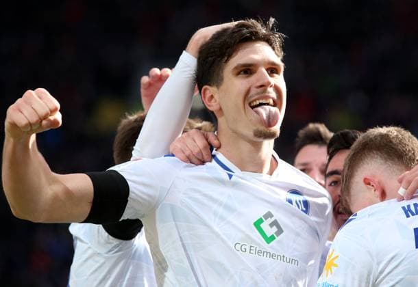 2:0 für den Karlsruher SC durch Igor Matanovic (9, Karlsruher SC) 24.02.2024, Fußball, 2. Bundesliga, FC Kaiserslautern - Karlsruher SC, 23. Spieltag, Saison 2023 24, Fritz Walter Stadion, Kaiserslautern, Deutschland, zmdz, ** DFB & DFL regulations prohibit any use of photographs as image sequences and or quasi-video. ** FC Kaiserslautern - Karlsruher SC