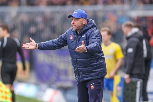 24.02.2024, Fussball, 2. Bundesliga, 23. Spieltag, Saison 2023 2024, Eintracht Braunschweig - Hertha BSC, Trainer Pal Dardai (Hertha BSC) Braunschweig Eintracht Stadion NDS Deutschland xRHR-FOTO TRx