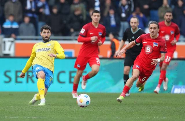Braunschweig vs.Berlin, 2. BL Braunschweig, 24.02.2024, FUßBALL - Eintracht Braunschweig vs. Hertha BSC Berlin, 2. BL, Saison 2023 24. Fabio Kaufmann (Eintracht Braunschweig) Braunschweig