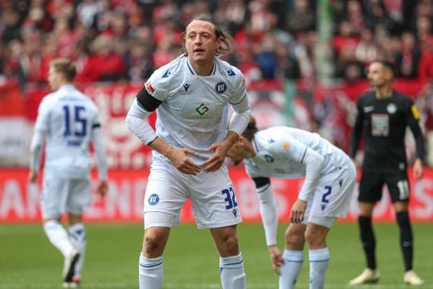 24.02.2024, xusrbx, Fussball 2.Bundesliga, 1.FC Kaiserslautern - Karlsruher SC emspor, Robin Bormuth (Karlsruher SC , 32), (DFL DFB REGULATIONS PROHIBIT ANY USE OF PHOTOGRAPHS as IMAGE SEQUENCES and or QUASI-VIDEO) Kaiserslautern