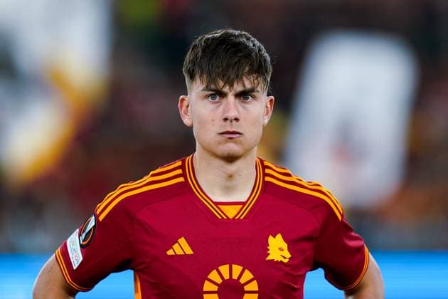 AS Roma v Feyenoord Rotterdam - UEFA Europa League Paulo Dybala of AS Roma looks on during the UEFA Europa Play-Off 2leg match between AS Roma and Feyenoord Rotterdam at Stadio Olimpico on Febraury 22, 2024 in Rome, Italy. Rome Stadio Olimpico Rome Italy Copyright: xGiuseppexMaffiax UEL_Roma-Feyenoord_GM_220224_LIA6713
