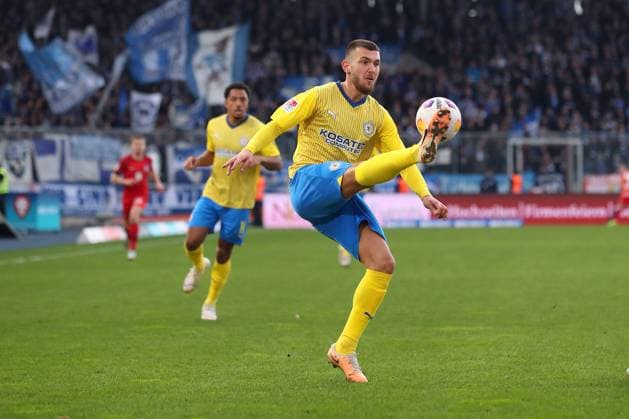 Braunschweig vs.Berlin, 2. BL Braunschweig, 24.02.2024, FUßBALL - Eintracht Braunschweig vs. Hertha BSC Berlin, 2. BL, Saison 2023 24. Hasan Kurucay (Eintracht Braunschweig) Braunschweig