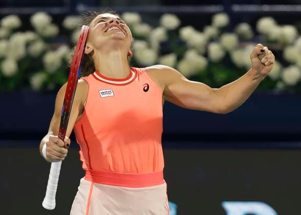 Jasmine Paolini jubelt nach dem Sieg, Jubel, Freude, Emotion Finale, Endspiel, Dubai Duty Free Tennis Championships, Dubai, U.A.E. Tennis - Dubai Tennis Championships 2024 - WTA, Tennis Damen - Dubai Duty Free Tennis Stadium - Dubai - - United Arab Emirates - 24 February 2024. Copyright: xJuergenxHasenkopfx