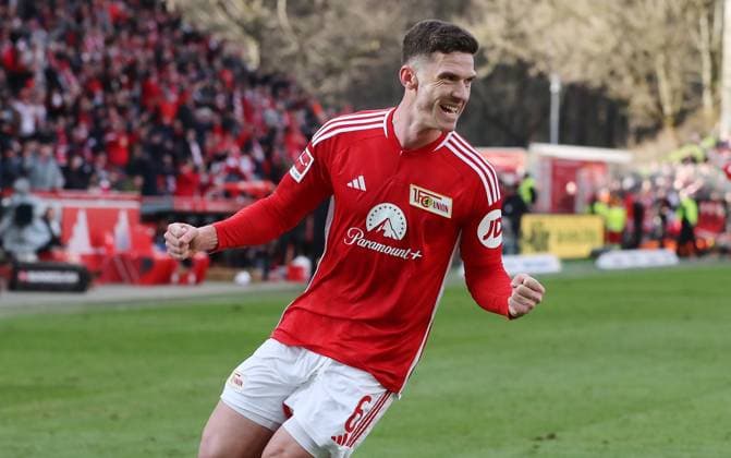 Robin Gosens jubelt nach 1:1 Ausgleich Freude Emotion Jubel Fußball Fussball Bundesliga Herren DFL 23. Spieltag Saison 2023 2024 24.02.2024 1.FC Union Berlin FCU vs. 1.FC Heidenheim FCH DFL regulations prohibit any use of photographs as image sequences and or quasi-video. *** Robin Gosens cheers after 1 1 equalizer joy emotion jubilation Sport Football Soccer Bundesliga Men DFL 23 Matchday Season 2023 2024 24 02 2024 1 FC Union Berlin FCU vs 1 FC Heidenheim FCH DFL regulations prohibit any use of photographs as image sequences and or quasi video