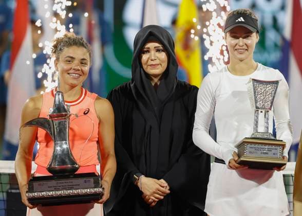 L-R. Siegerin Jasmine Paolini, Sheikha Latifa und Finalistin Anna Kalinskaya, Siegerehrung, Praesentation, Dubai Duty Free Tennis Championships, Dubai, U.A.E. Tennis - Dubai Tennis Championships 2024 - WTA, Tennis Damen - Dubai Duty Free Tennis Stadium - Dubai - - United Arab Emirates - 24 February 2024. Copyright: xJuergenxHasenkopfx
