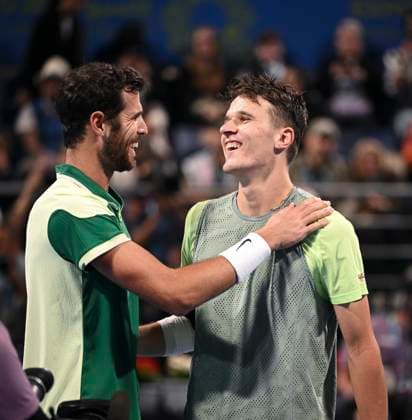 Qatar TotalEnergies Open 2024 Final, winner Karen Khachanov (l, RUS) and Jakub Mensik (CZE)