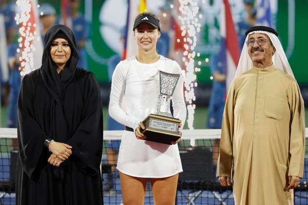 Finalistin Anna Kalinskaya, mit Sheikha Latifa und Sheikh Hasher, Praesident UAE Tennis fFederation, Siegerehrung, Praesentation Dubai Duty Free Tennis Championships, Dubai, U.A.E. Copyright: xJuergenxHasenkopfx