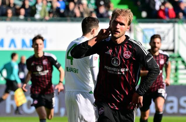 25.02.2024 - Fussball - Saison 2023 2024 - 2. Fussball - Bundesliga - 23. Spieltag: SpVgg Greuther Fürth ( Kleeblatt ) - 1. FC Nürnberg FCN ( Club ) Derby Frankenderby - Sportfoto Zink MeZi - xmexzix - DFL regulations prohibit any use of photographs as image sequences and or quasi-video - only for editorial use - Torjubel Jubel Freude nach Treffer Tor Torschuß zum 0:1 durch Sebastian Andersson (20, 1. FC Nürnberg FCN )