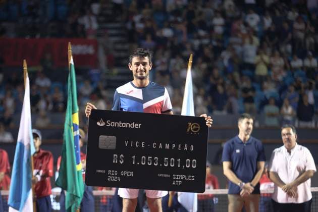 Jockey Club Brasileiro Runner-up Mariano Navone (ARG), poses for a photo after being defeated by Sebastian Baez (ARG), in the final of the Rio Open 2024, at the Jockey Club Brasileiro, this Sunday, 25. 30761 (Daniel Castelo Branco SPP) Copyright: xDanielxCasteloxBrancox xSPPx spp-en-DaCaBr-DANI1021