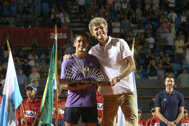 Jockey Club Brasileiro Former tennis player Guga Kuerten, hands over the champion trophy to Sebastian Baez (ARG), after beating Mariano Navone (ARG), in the final of the Rio Open 2024, at the Jockey Club Brasileiro, this Sunday, 25. 30761 (Daniel Castelo Branco SPP) Copyright: xDanielxCasteloxBrancox xSPPx spp-en-DaCaBr-DANL1707
