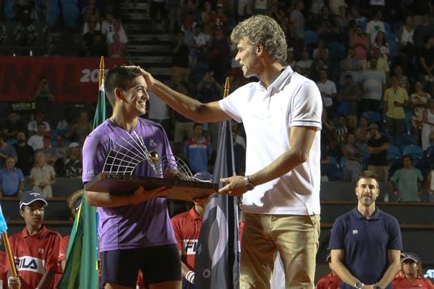 Jockey Club Brasileiro Former tennis player Guga Kuerten, hands over the champion trophy to Sebastian Baez (ARG), after beating Mariano Navone (ARG), in the final of the Rio Open 2024, at the Jockey Club Brasileiro, this Sunday, 25. 30761 (Daniel Castelo Branco SPP) Copyright: xDanielxCasteloxBrancox xSPPx spp-en-DaCaBr-DANL1731