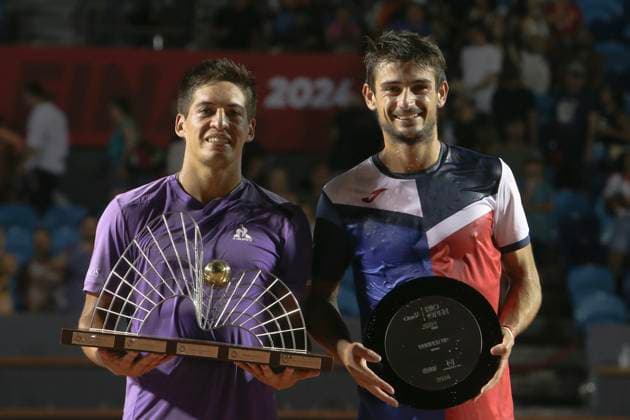 Jockey Club Brasileiro Champion Sebastian Baez (ARG) and runner-up Mariano Navone (ARG) pose for an official photo with their trophies after the final of the Rio Open 2024, at the Jockey Club Brasileiro, this Sunday, 25. 30761 (Daniel Castelo Branco SPP) Copyright: xDanielxCasteloxBrancox xSPPx spp-en-DaCaBr-DANL1887