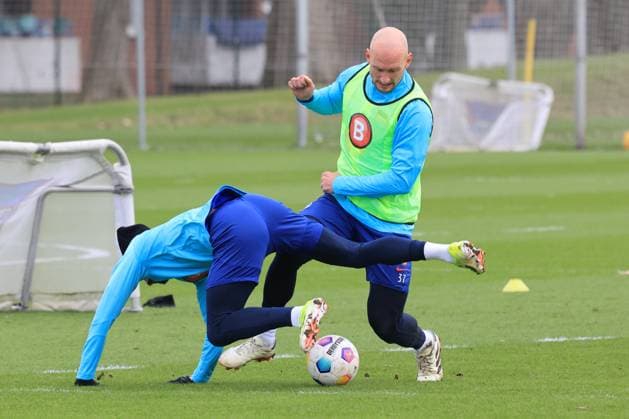 DEU, DFL, 2. FBL Hertha BSC, Training, 26.02.2024, Sportforum, Berlin, DEU, DFL, 2. FBL Hertha BSC, Training, im Bild Toni Leistner (Hertha BSC Berlin 37), Jeremy Dudziak (Hertha BSC Berlin 19) DFL - regulations prohibit any use of Photographs as image sequences and or quasi-video Foto: Juergen Engler nordphoto GmbH