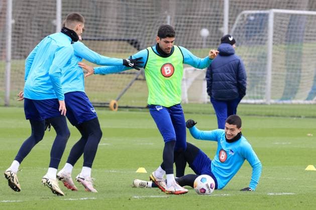 DEU, DFL, 2. FBL Hertha BSC, Training, 26.02.2024, Sportforum, Berlin, DEU, DFL, 2. FBL Hertha BSC, Training, im Bild Andreas Bouchalakis (Hertha BSC Berlin 5), Ibrahim Maza (Hertha BSC Berlin 30), Bence Dardai (Hertha BSC Berlin 24) DFL - regulations prohibit any use of Photographs as image sequences and or quasi-video Foto: Juergen Engler nordphoto GmbH