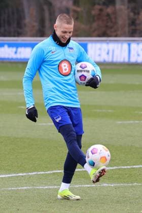 DEU, DFL, 2. FBL Hertha BSC, Training, 26.02.2024, Sportforum, Berlin, DEU, DFL, 2. FBL Hertha BSC, Training, im Bild Palko Dardai (Hertha BSC Berlin 27) DFL - regulations prohibit any use of Photographs as image sequences and or quasi-video Foto: Juergen Engler nordphoto GmbH
