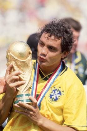 CLAUDIO BRANCO LEAL, Brasile, World Cup, USA 1994, Final, Brazil vs Italy 0-0 (3-2 apk), 17-07-1994, Esultanza, Celebration, Jubel, Con coppa, With Cup CAMPIONATI MONDIALI USA 1994 FINALE BRASILE-ITALIA 0-0 (3-2 dcr)
