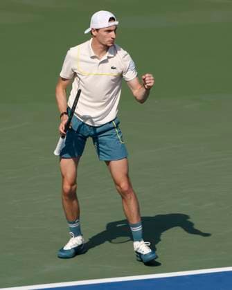 Ugo Humbert (FRA) macht die Faust und jubelt,Jubel, Freude,Emotion, Dubai Duty Free Tennis Championships, Dubai, U.A.E. Tennis - Dubai Tennis Championships 2024 - ATP, Tennis Herren - Dubai Duty Free Tennis Stadium - Dubai - - United Arab Emirates - 27 February 2024. Copyright: xJuergenxHasenkopfx