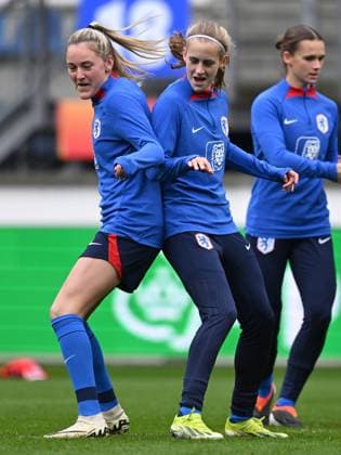 Sport Themen der Woche KW09 Sport Bilder des Tages HEERENVEEN - (l-r) Wieke Kaptein of Holland, Katja Snoeijs of Holland during the MD-1 training of the Dutch women s national team, Nationalteam in the run-up to the Nations League match against Germany in the Abe Lenstra Stadium on February 27, 2024 in Heerenveen, the Netherlands. ANP Women s UEFA Nations League 2023 2024 xVIxANPxSportx xxANPxIVx 492279825 originalFilename: 492279825.jpg