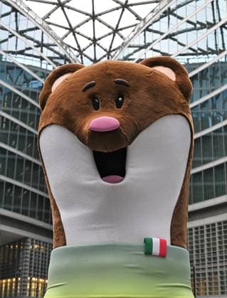Milano Cortina 2026, Maskottchen Tina und Milo Milan, Italy Tina and Milo the two official mascots of Milan Cortina 2026 in Piazza Lombardia welcomed by Attilio Fontana President of the Lombardy Region, Paolo Franco Councilor for Housing and Social Housing of the Lombardy Region, Federico Romani President of the Lombardy Regional Council In the photo: Milo mascot officials of Milano Cortina 2026  Copyright: xNickxZonnax xipa-agency.netx xNickxZonnax 0417693619st