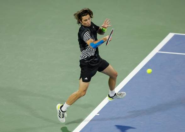 Alexander Shevchenko, Dubai Duty Free Tennis Championships, Dubai, U.A.E. Tennis - Dubai Tennis Championships 2024 - ATP, Tennis Herren - Dubai Duty Free Tennis Stadium - Dubai - - United Arab Emirates - 27 February 2024. Copyright: xJuergenxHasenkopfx