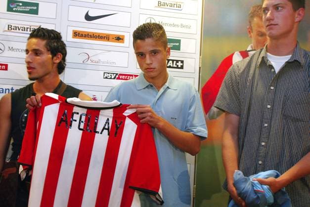 Onderwerp Subject: PSV Reklame: Club Team Country: PSV Seizoen Season: 2003 2004 FOTO PHOTO: Frank ARNESEN f.l.t.r.: PSV s new contract signing U 19 Rachid CHELAH, Ibrahim AFELLAY and Jelle EVENS EINDHOVEN NLD Content not available for redistribution in The Netherlands directly or indirectly through any third parties. Copyright: xBSRxAgencyx 03690823362C2887