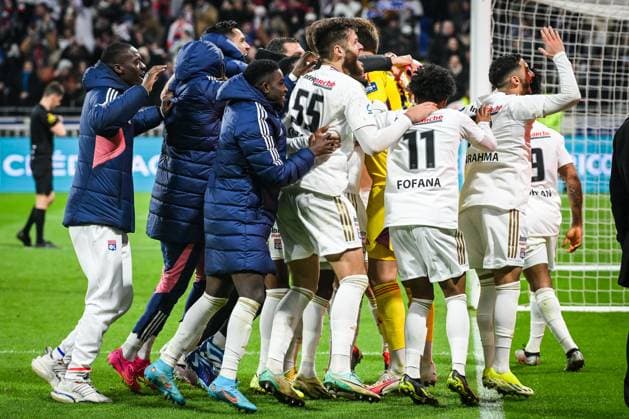 February 27, 2024, Decines-Charpieu, France, France: Players of Lyon celebrate the victory during the French Cup match between Olympique Lyonnais (OL) and Racing Club de Strasbourg at Groupama Stadium on February 27, 2024 in Decines-Charpieu near Lyon, France. Decines-Charpieu France - ZUMAm308 20240227_zsp_m308_005 Copyright: xMatthieuxMirvillex