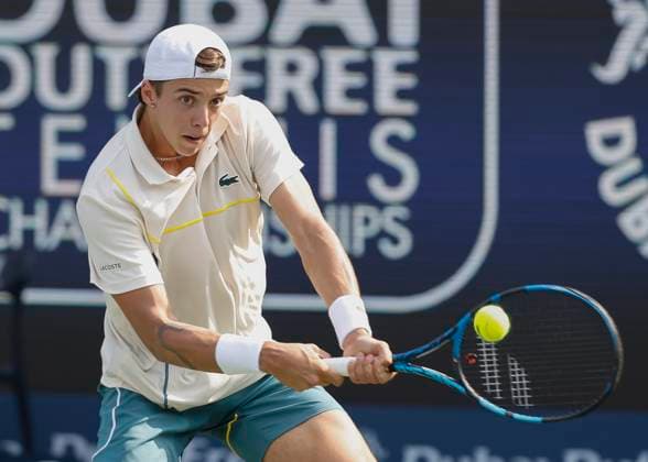 Arthur Cazaux (FRA), Dubai Duty Free Tennis Championships, Dubai, U.A.E. Tennis - Dubai Tennis Championships 2024 - ATP, Tennis Herren - Dubai Duty Free Tennis Stadium - Dubai - - United Arab Emirates - 28 February 2024. Copyright: xJuergenxHasenkopfx