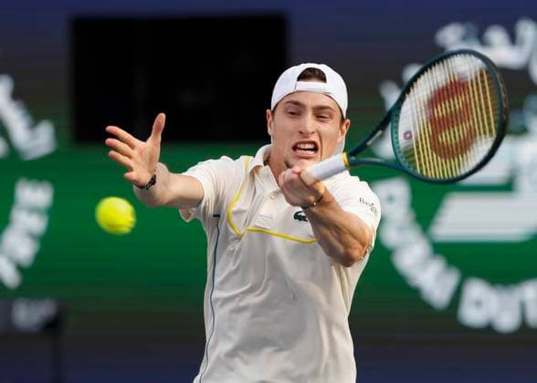 Ugo Humbert, Dubai Duty Free Tennis Championships, Dubai, U.A.E. Tennis - Dubai Tennis Championships 2024 - ATP, Tennis Herren - Dubai Duty Free Tennis Stadium - Dubai - - United Arab Emirates - 28 February 2024. Copyright: xJuergenxHasenkopfx