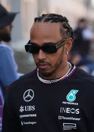 28.02.2024, Bahrain International Circuit, Sakhir, Formula 1 Gulf Air Bahrain Grand Prix 2024 ,im Bild Lewis Hamilton (GBR), Mercedes-AMG Petronas Formula One Team Sakhir Bahrain International Circuit Bahrain