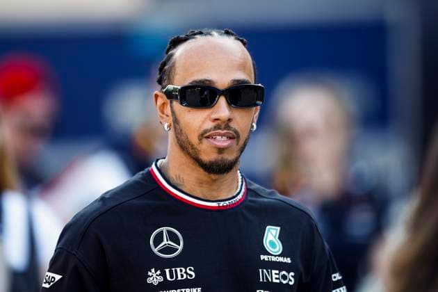 HAMILTON Lewis (gbr), Mercedes AMG F1 Team W15, portrait during the Formula 1 Gulf Air Bahrain Grand Prix 2024, 1st round of the 2024 FIA Formula One World Championship, WM, Weltmeisterschaft from February 29 to March 2, 2024 on the Bahrain International Circuit, in Sakhir, Bahrain - F1 - BAHRAIN GRAND PRIX 2024 DPPI Panoramic  240228_R01BAHRAIN__BR30573