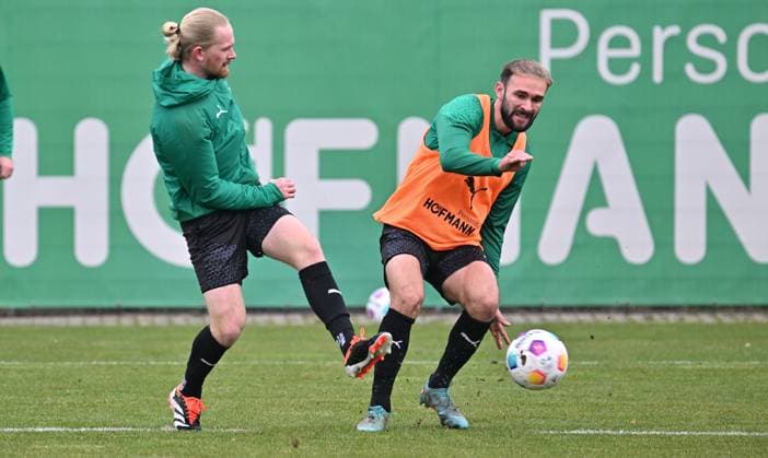 28.02.2024 - Fussball - 2. Bundesliga - Saison 2023 2024 - SpVgg Greuther Fürth Fuerth ( Kleeblatt ) - Training - - xwoxzix - Jomaine Consbruch (14, SpVgg Greuther Fürth ) Simon Asta (2, SpVgg Greuther Fürth )