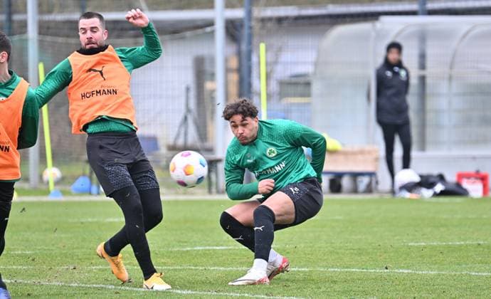 28.02.2024 - Fussball - 2. Bundesliga - Saison 2023 2024 - SpVgg Greuther Fürth Fuerth ( Kleeblatt ) - Training - - xwoxzix - Niko Gießelmann Giesselmann (17, SpVgg Greuther Fürth ) Armindo Sieb (30, SpVgg Greuther Fürth )