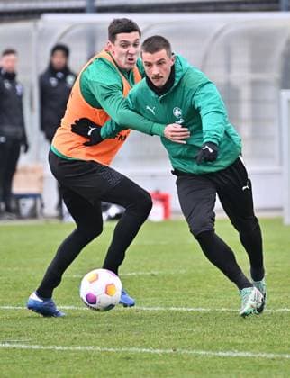 28.02.2024 - Fussball - 2. Bundesliga - Saison 2023 2024 - SpVgg Greuther Fürth Fuerth ( Kleeblatt ) - Training - - xwoxzix - Damian Michalski (4, SpVgg Greuther Fürth ) Lukas Petkov (16, SpVgg Greuther Fürth )