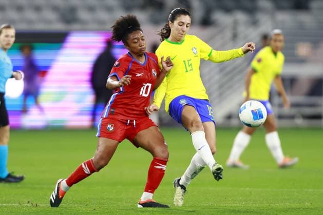 RECORD DATE NOT STATED Concacaf W Gold Cup 2024 Brazil 5-0 Panama Marta Cox (L) of Panama fights for the ball with Julia Bianchi (L) of Brazil during the Group stage, Group B match between Brazil and Panama as part of the Concacaf Womens Gold Cup 2024, at Snapdragon Stadium on February 27, 2024 in San Diego, California, United States. SAN DIEGO CALIFORNIA UNITED STATES  Copyright: xUlisesxNaranjox 20240227225204_CWGC_2024_GB_BRA_PAN_BIANCHI123