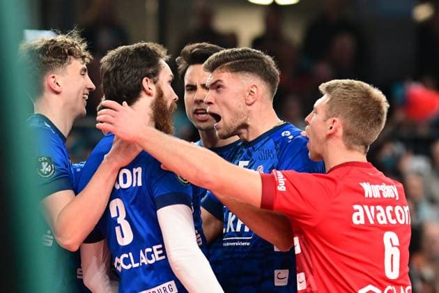 VOLLEYBALL I HERREN I 2023-2024 I CEV CUP I Semi Final CCM 82 I SVG LÜNEBURG - Arkas IZMIR I 28.2.2024 Erik Johannes Röhrs (5, SVG Lüneburg): der will doch nur spielen - auch wenn er grimmig aussieht - hier zeigt er die Freude3 über einen Punkt! Lüneburg LKH Arena Niedersachsen Deutschland Copyright: xLobeca AndreasxHannigx