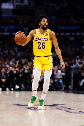 LOS ANGELES, CA - FEBRUARY 28: Los Angeles Lakers guard Spencer Dinwiddie (26) dribbles during an NBA, Basketball Herren, USA basketball game against the LA Clippers on February 28, 2024 at Crypto.com Arena in Los Angeles, CA. (Photo by Ric Tapia Icon Sportswire) NBA: FEB 28 Lakers at Clippers EDITORIAL USE ONLY Icon269240228008