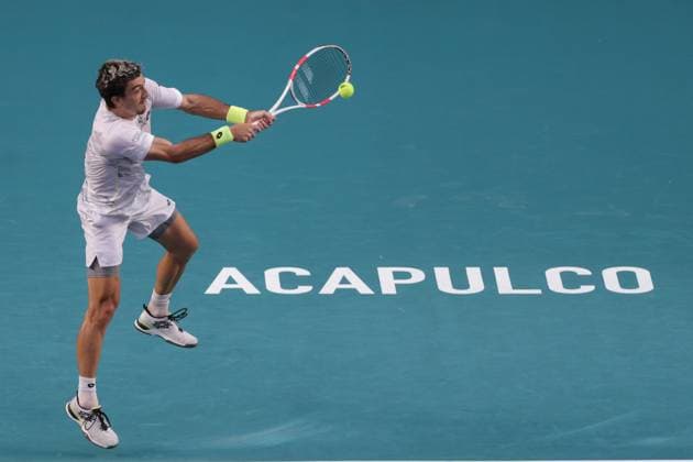 (240229) -- ACAPULCO, Feb. 29, 2024 -- Sebastian Ofner of Austria hits a return during the men s round 16 match against Alex De Minaur of Australia at the 2024 ATP, Tennis Herren Mexican Open tennis tournament in Acapulco, Mexico, Feb. 28, 2024. (Photo by Xinhua) (SP)MEXICO-ACAPULCO-TENNIS-ATP-MEXICAN OPEN FranciscoxCanedo 