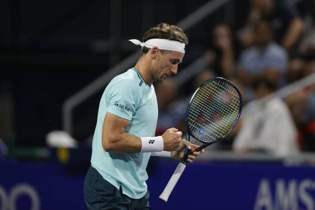 (240229) -- ACAPULCO, Feb. 29, 2024 -- Casper Ruud of Norway celebrates during the men s singles second round match against Dusan Lajovic of Serbia at the 2024 ATP, Tennis Herren Mexican Open tennis tournament in Acapulco, Mexico, Feb. 28, 2024. (Photo by Xinhua) (SP)MEXICO-ACAPULCO-TENNIS-ATP-MEXICAN OPEN FranciscoxCanedo 