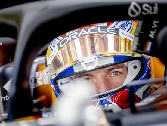 Sport Bilder des Tages BAHRAIN - Max Verstappen (Red Bull Racing) during the first free practice at the Bahrain International Circuit in the Sakhir desert area prior to the Bahrain Grand Prix. ANP REMKO DE WAAL Practice 2024 2025 xVIxANPxSportx xxANPxIVx 492439692 originalFilename: 492439692.jpg