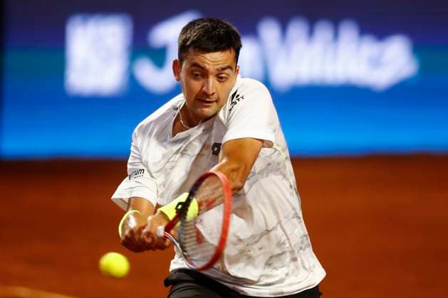 Tenis, Alejandro Tabilo vs Tomas Barrios Vera El tenista Tomas Barrios Vera de Chile regresa la bola de Alejandro Tabilo de Chile por el ATP, Tennis Herren 250 de Santiago 2024 en el Club San Carlos de Apoquindo en Santiago, Chile. 29 02 2024 Felipe Zanca Photosport Tennis, Alejandro Tabilo vs Tomas Barrios Vera The tennis player Tomas Barrios Vera of Chile return the ball of Alejandro Tabilo of Chile in the match for the ATP 250 Santiago 2024 at the Club San Carlos de Apoquindo in Santiago, Chile. 29 02 2024 Felipe Zanca Photosport Alejandro Tabilo vs Tomas Barrios Vera, ATP 250 Santiago 2024