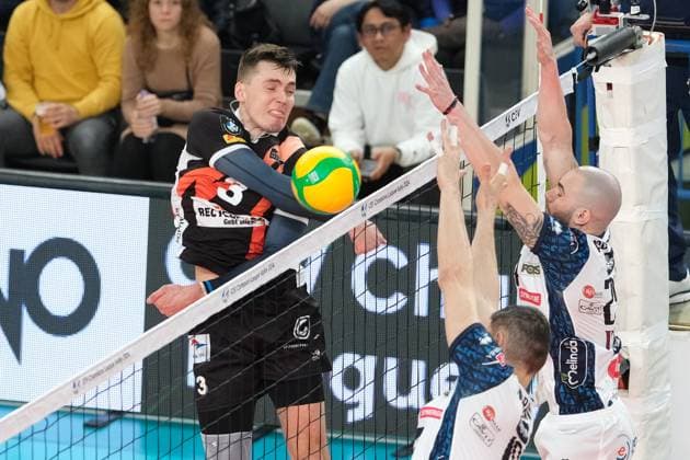 ITAS Trentino Volley v Berlin Recycling Volleys - CEV Men Volley Champions League Robert Taht of Berlin Recycling Volleys is attacking during the quarterfinal match of the CEV Men s Volleyball Champions League 2023 2024 between ITAS Trentino Volley and Berlin Recycling Volleys at Il T Quotidiano Arena in Trento, Italy, on February 29, 2024. Trento Italy Italy  Copyright: xRobertoxTommasinix originalFilename:tommasini-itastren240229_npC5w.jpg