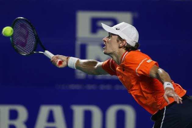 (240301) -- ACAPULCO, March 1, 2024 -- Alex De Minaur of Australia hits a return during the quarterfinal match against Stefanos Tsitsipas of Greece at the 2024 ATP, Tennis Herren Mexican Open tennis tournament in Acapulco, Mexico, Feb. 29, 2024. (Photo by Xinhua) (SP)MEXICO-ACAPULCO-TENNIS-ATP-MEXICAN OPEN-QUARTERFINAL FranciscoxCanedo 