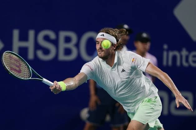 (240301) -- ACAPULCO, March 1, 2024 -- Stefanos Tsitsipas of Greece hits a return during the quarterfinal match against Alex De Minaur of Australia at the 2024 ATP, Tennis Herren Mexican Open tennis tournament in Acapulco, Mexico, Feb. 29, 2024. (Photo by Xinhua) (SP)MEXICO-ACAPULCO-TENNIS-ATP-MEXICAN OPEN-QUARTERFINAL FranciscoxCanedo 